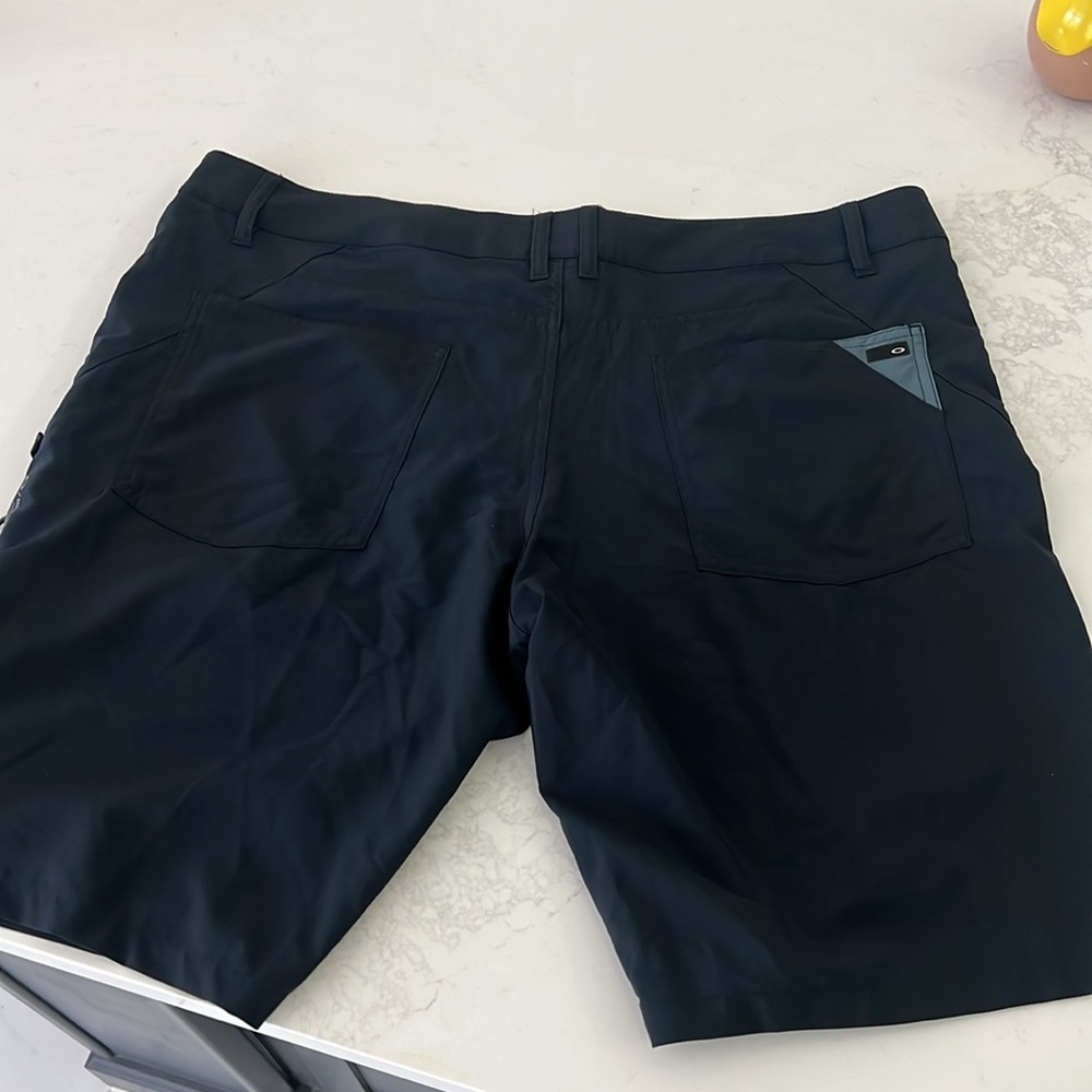 Oakley Shorts Size 40 - Picture 4 of 4